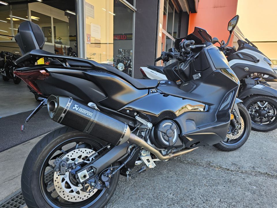 YAMAHA XP T-MAX 560 TECH MAX 8
