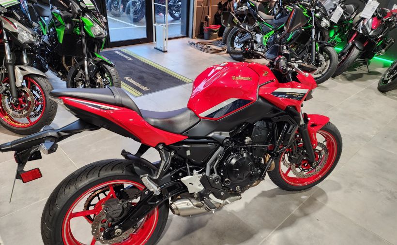 KAWASAKI Z 650 (47.5CV) 15