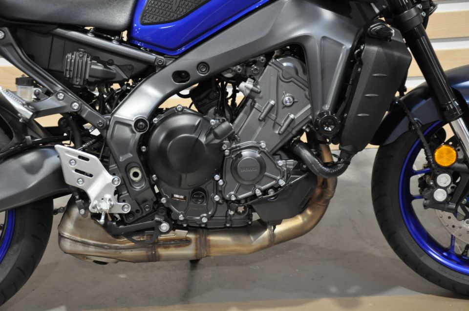 YAMAHA MT-09 1