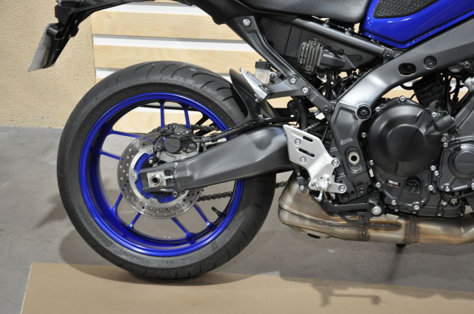 YAMAHA MT-09 3