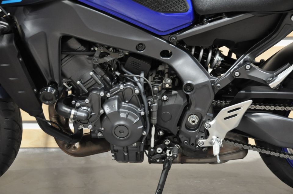 YAMAHA MT-09 7