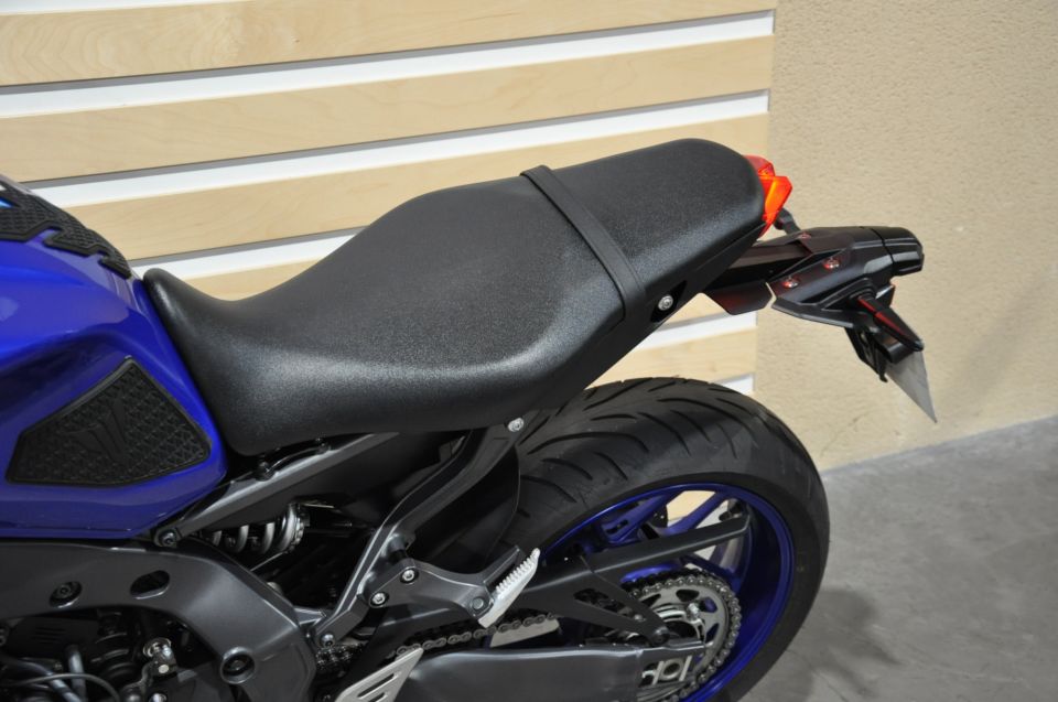 YAMAHA MT-09 10