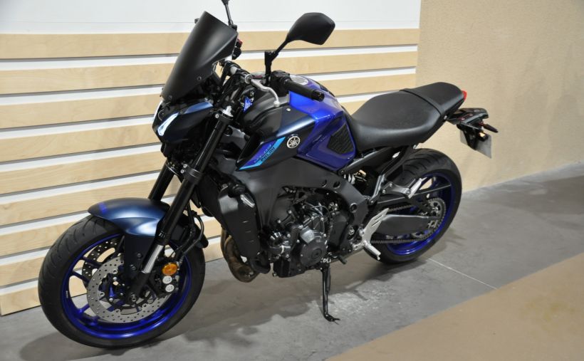 YAMAHA MT-09 11