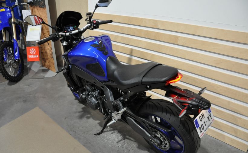 YAMAHA MT-09 12