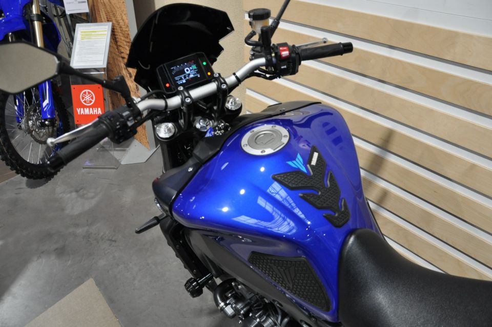 YAMAHA MT-09 13