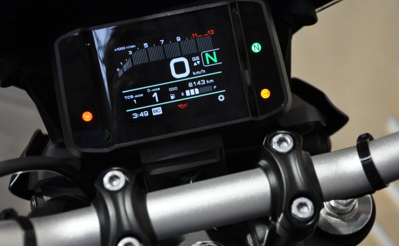 YAMAHA MT-09 14