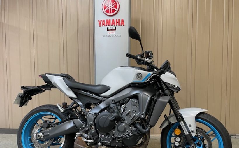 YAMAHA MT-09  Y-AMT 1