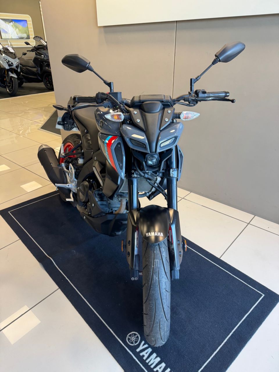 YAMAHA MT-125 ABS 4