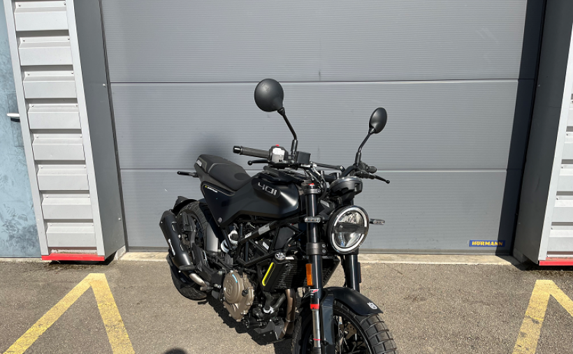 HUSQVARNA SVARTPILEN 401 1