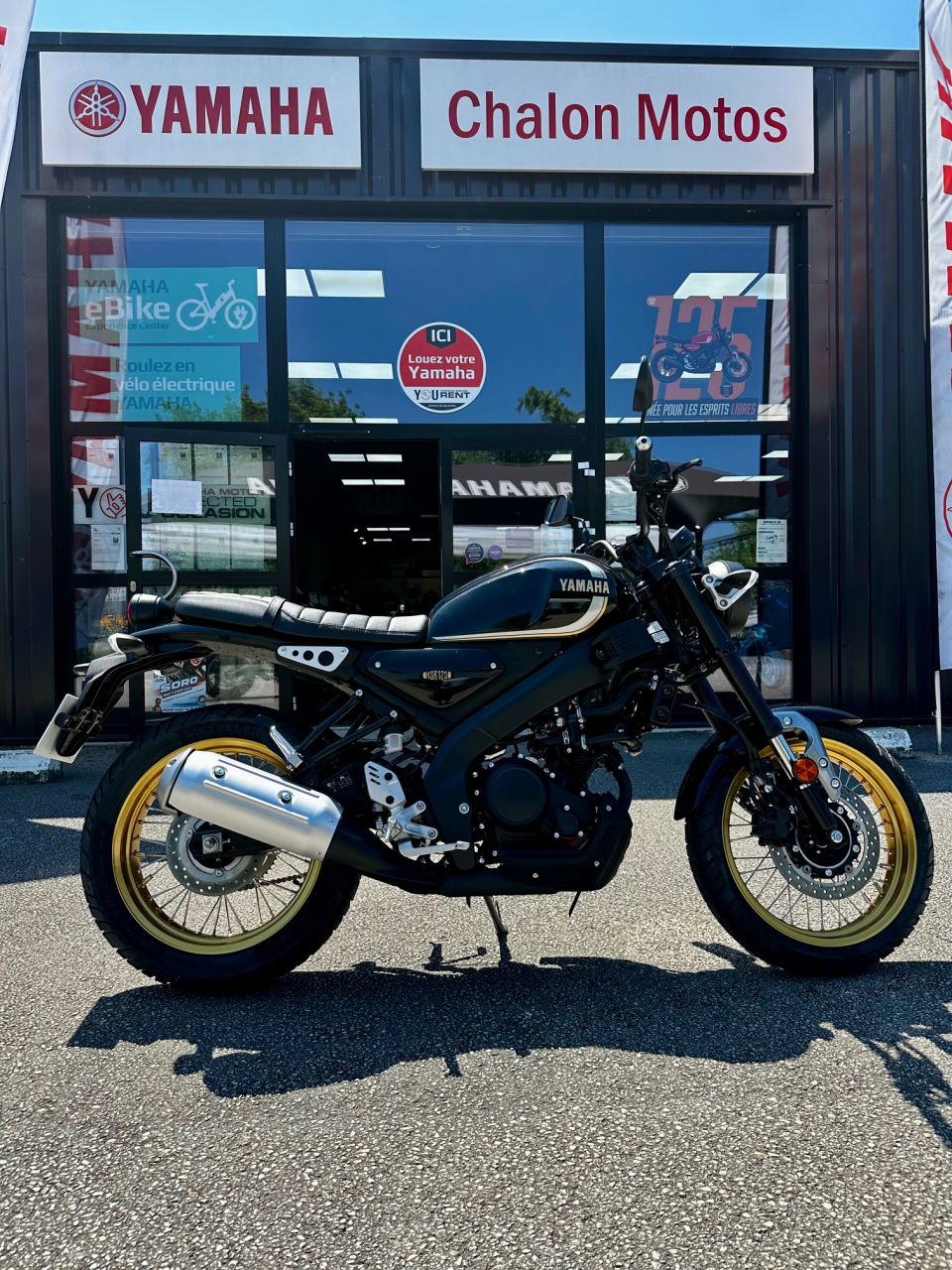 YAMAHA XSR 125 Legacy 0