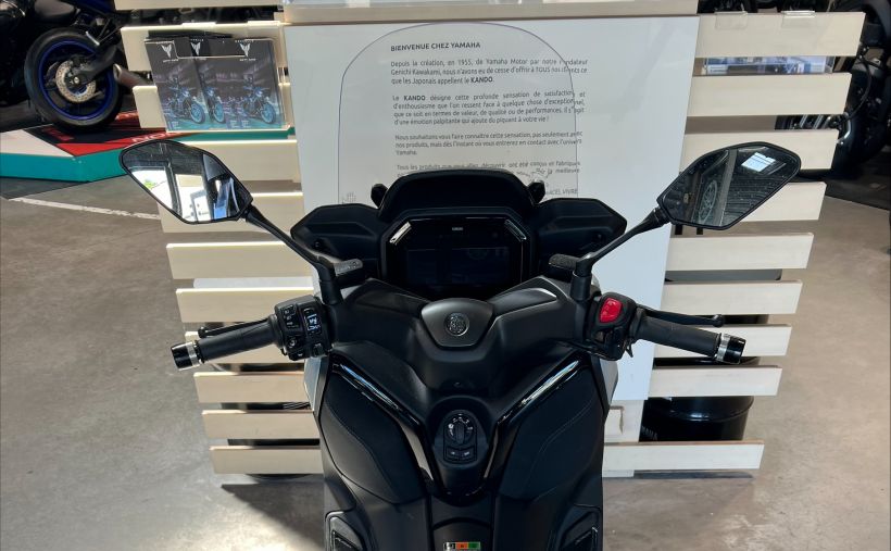 YAMAHA X-MAX 125 TECH MAX 7