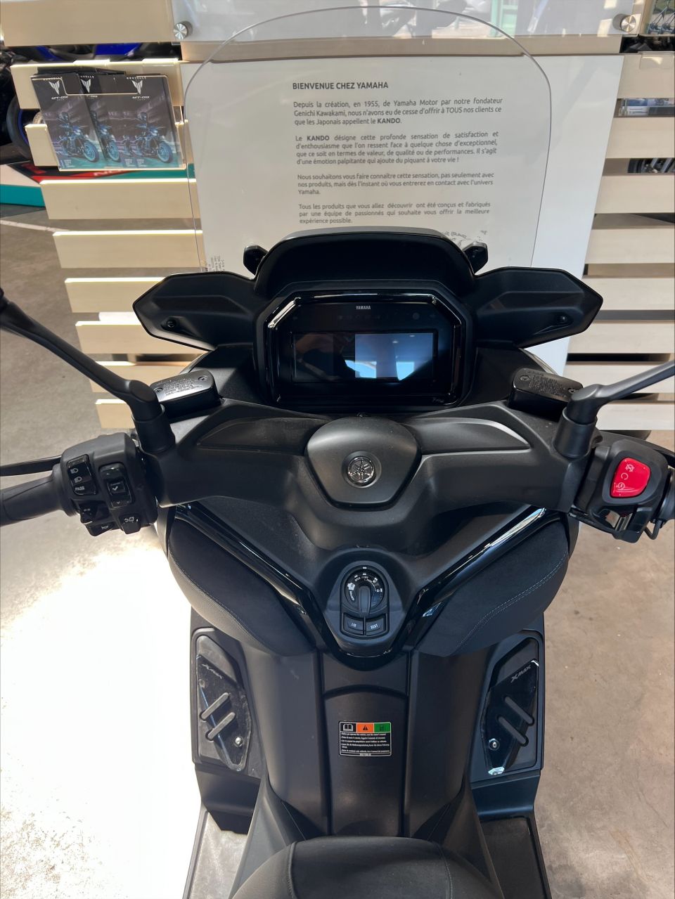 YAMAHA X-MAX 125 TECH MAX 8