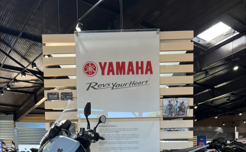 YAMAHA X-MAX 125 TECH MAX 2