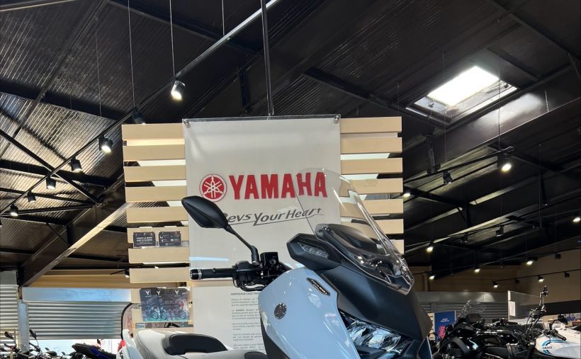 YAMAHA X-MAX 125 TECH MAX 4