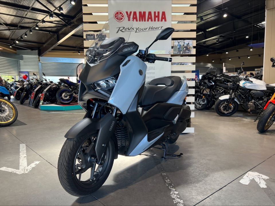 YAMAHA X-MAX 125 TECH MAX 1