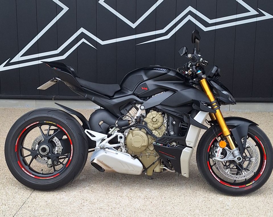 DUCATI STREETFIGHTER V4S 0