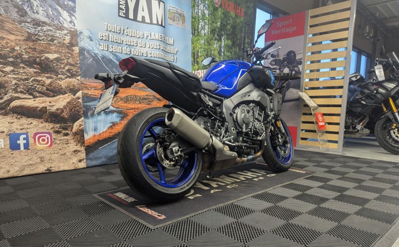 YAMAHA MT-10 2