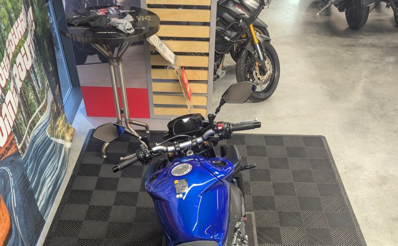 YAMAHA MT-10 4