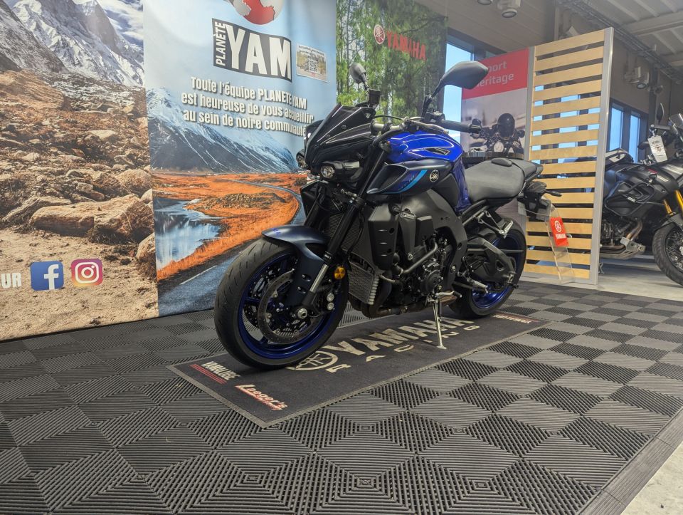 YAMAHA MT-10 6