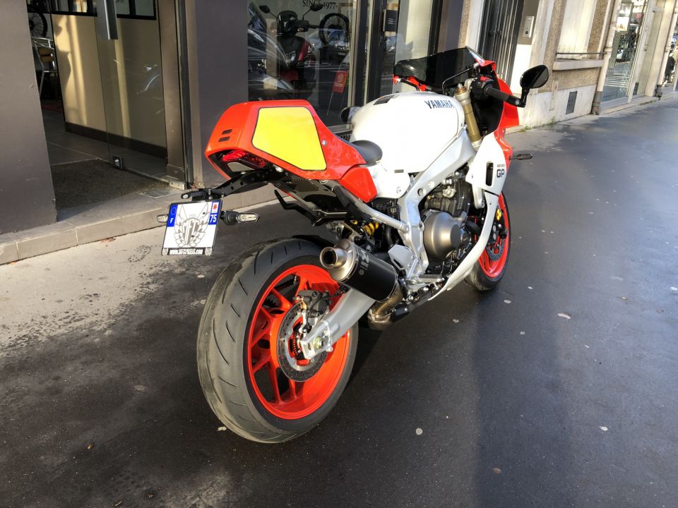 YAMAHA XSR 900 GP 10