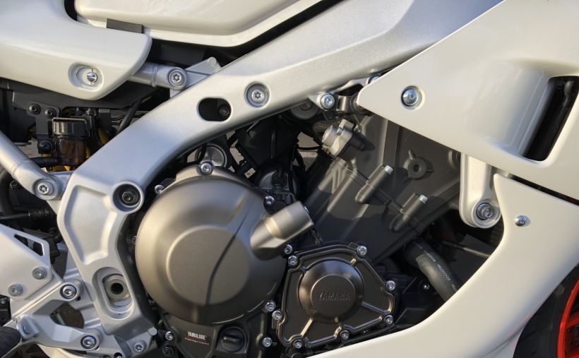 YAMAHA XSR 900 GP 13