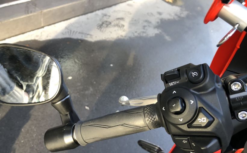 YAMAHA XSR 900 GP 15