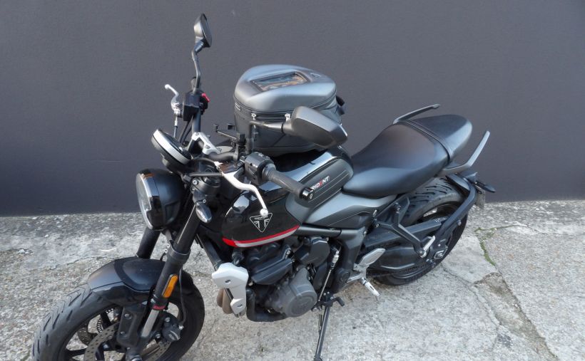 TRIUMPH TRIDENT 660 4