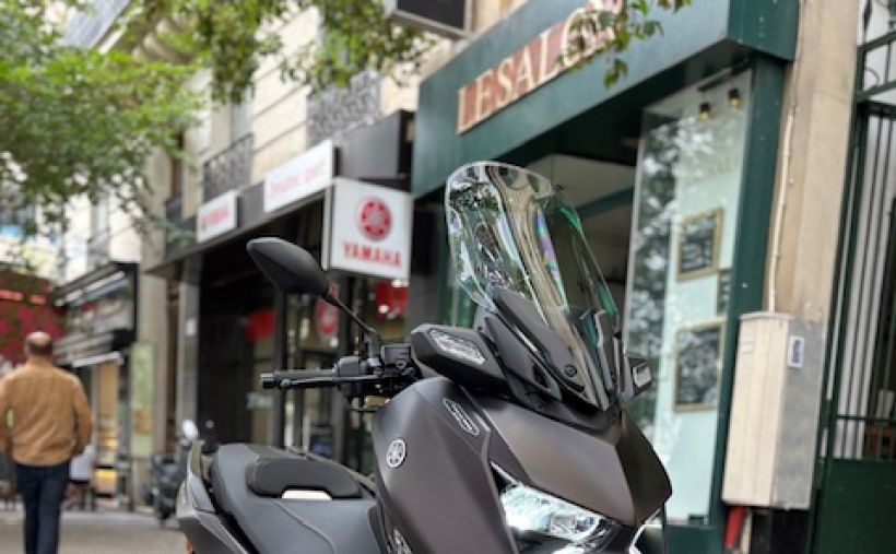 YAMAHA XMAX 300 Tech Max 1