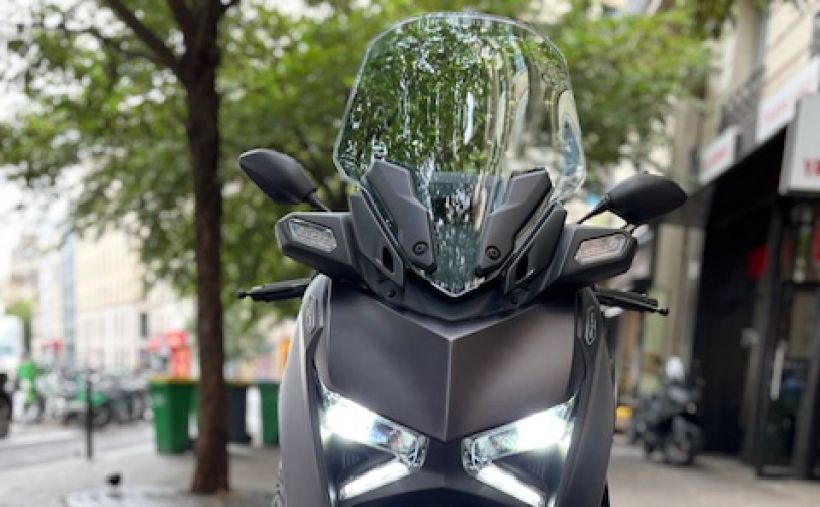 YAMAHA XMAX 300 Tech Max 2