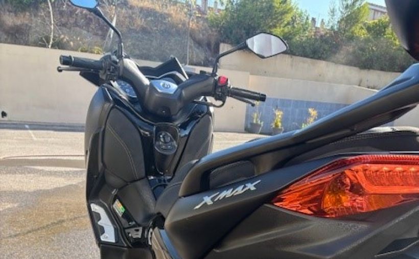 YAMAHA XMAX 300 2