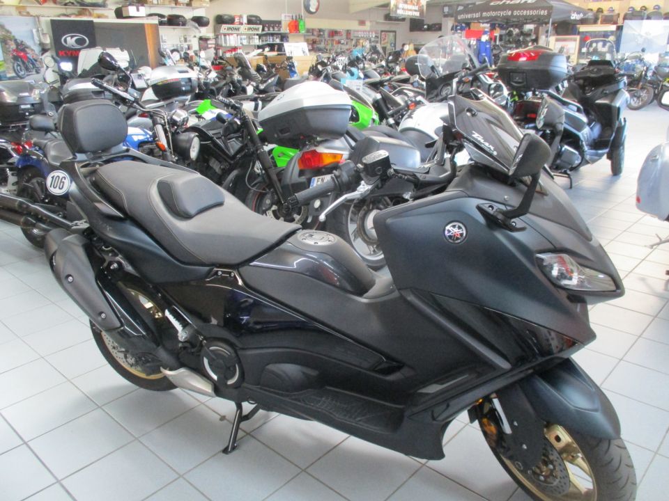 YAMAHA XP T-MAX 560 TECH MAX 10