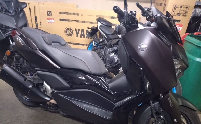 YAMAHA XMAX 300 Tech Max 1