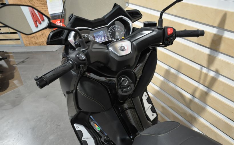 YAMAHA X-MAX 125 IRON MAX 1