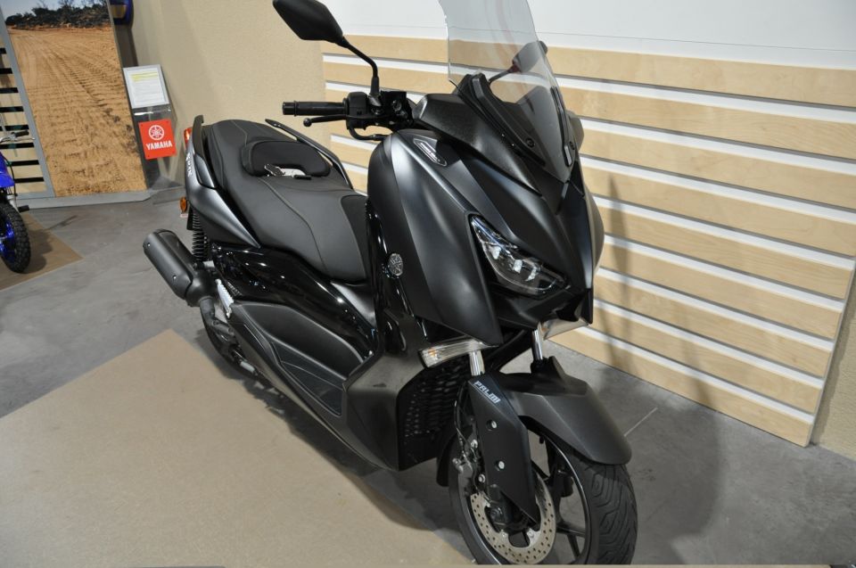YAMAHA X-MAX 125 IRON MAX 6