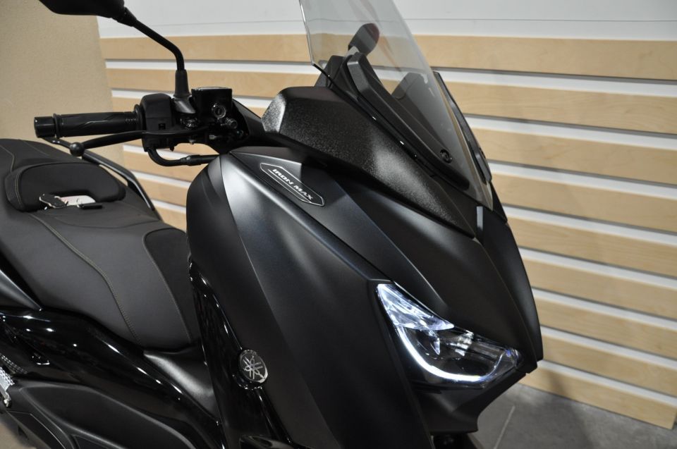 YAMAHA X-MAX 125 IRON MAX 8