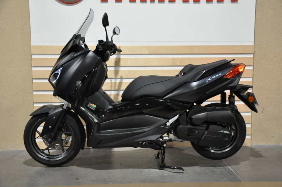 YAMAHA X-MAX 125 IRON MAX 9