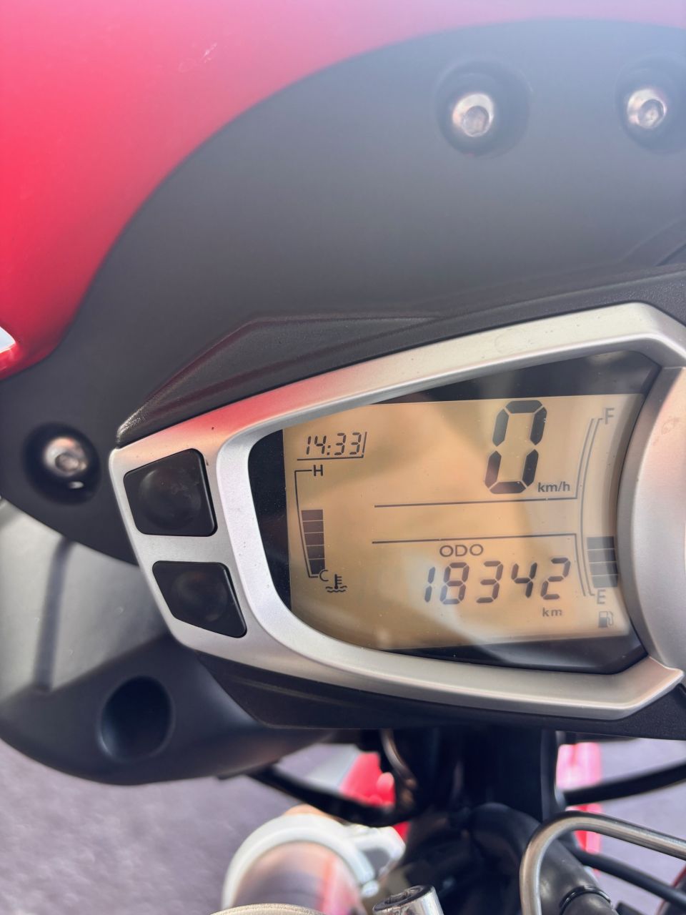 TRIUMPH SPEED TRIPLE 1050 2