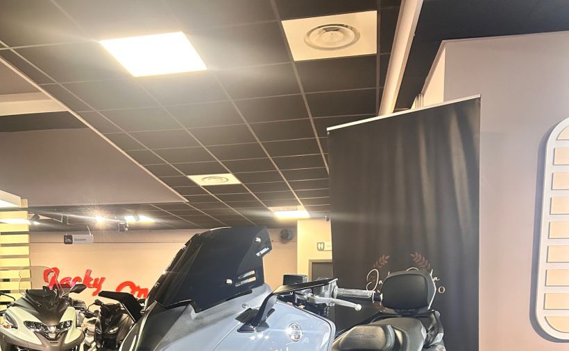 YAMAHA XP T-MAX 560 TECH MAX 1