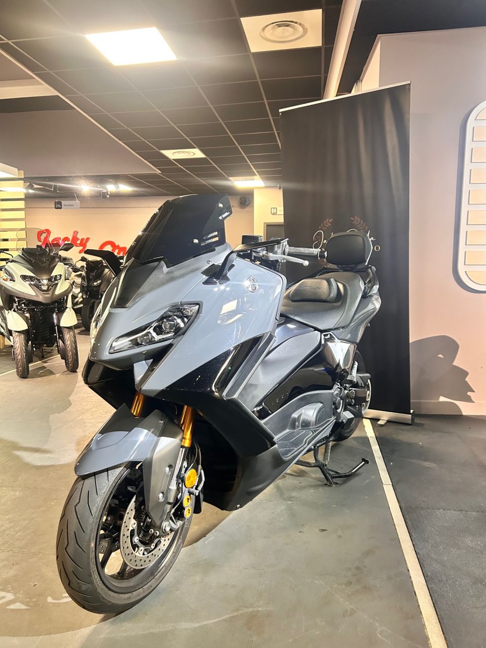 YAMAHA XP T-MAX 560 TECH MAX 1