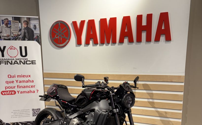 YAMAHA XSR 900 2