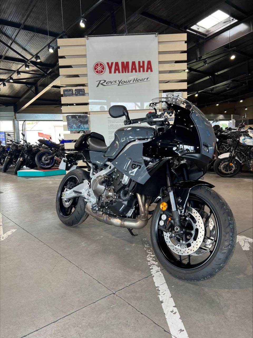 YAMAHA XSR 900 GP 3
