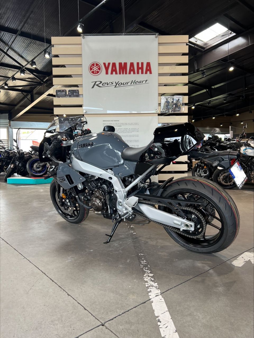 YAMAHA XSR 900 GP 2