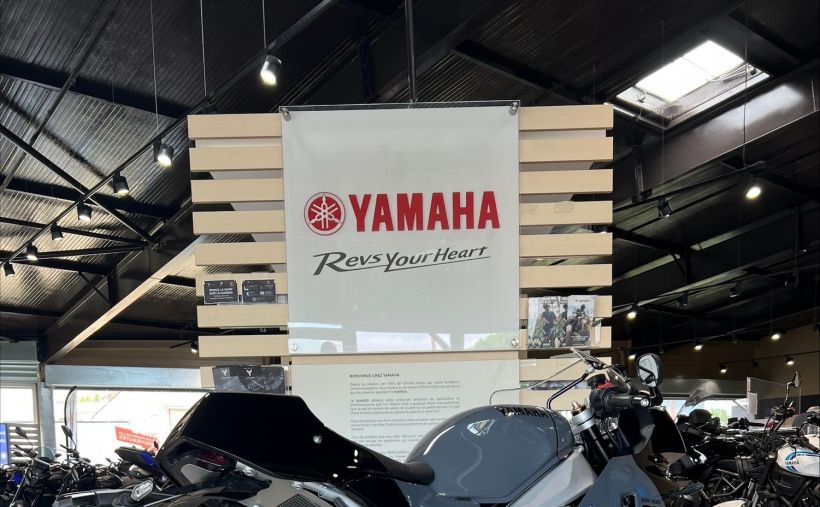 YAMAHA XSR 900 GP 5