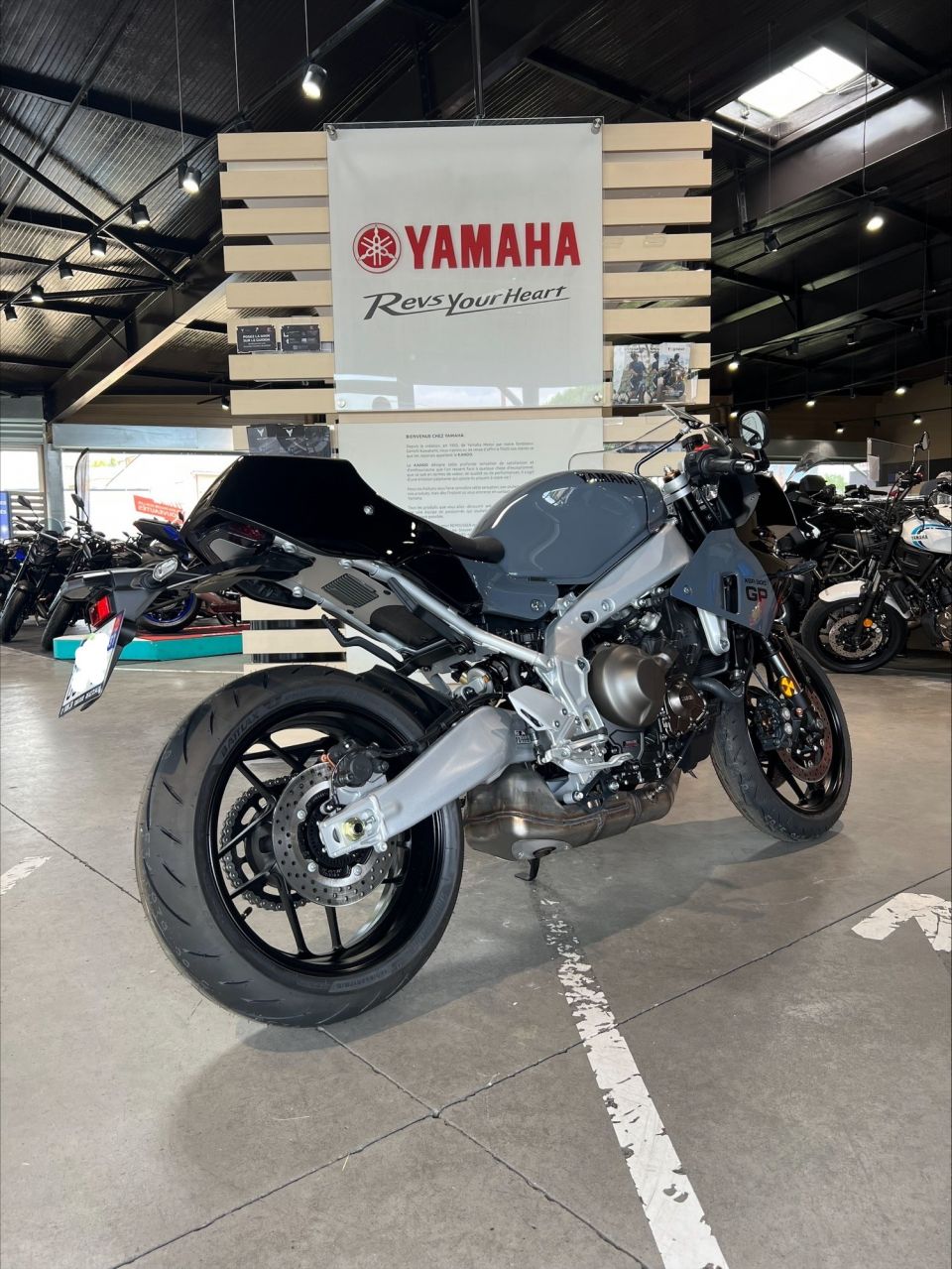 YAMAHA XSR 900 GP 5