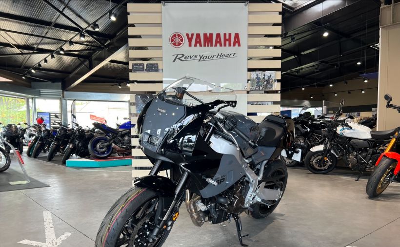 YAMAHA XSR 900 GP 7