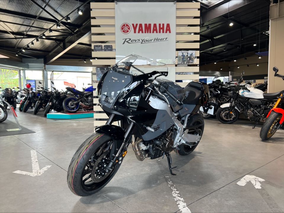 YAMAHA XSR 900 GP 7