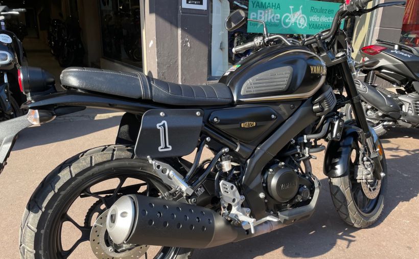 YAMAHA XSR 125 2