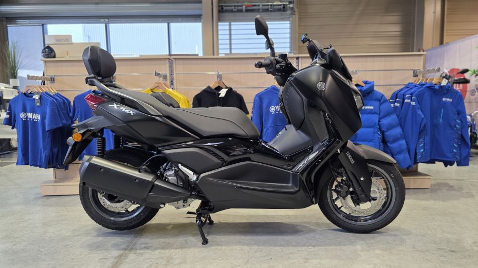 YAMAHA XMAX 300 Tech Max 0