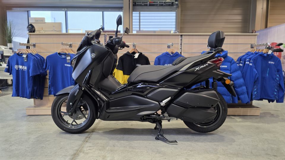 YAMAHA XMAX 300 Tech Max 4