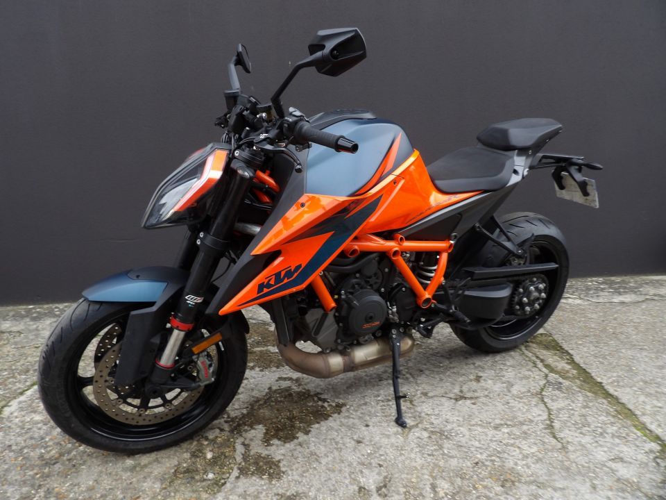 KTM 1290 SUPER DUKE R 6